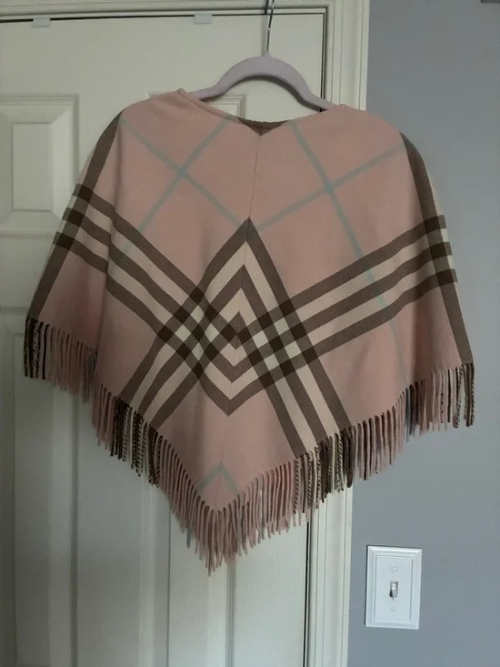 Burberry Pink Poncho - Picture 2 of 13